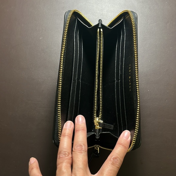 Tory Burch Alexa Zip Continental Wallet in Black - Picture 6 of 6